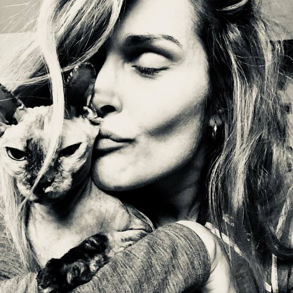 Meet your Posher, Nathalie - Picture 1 of 1